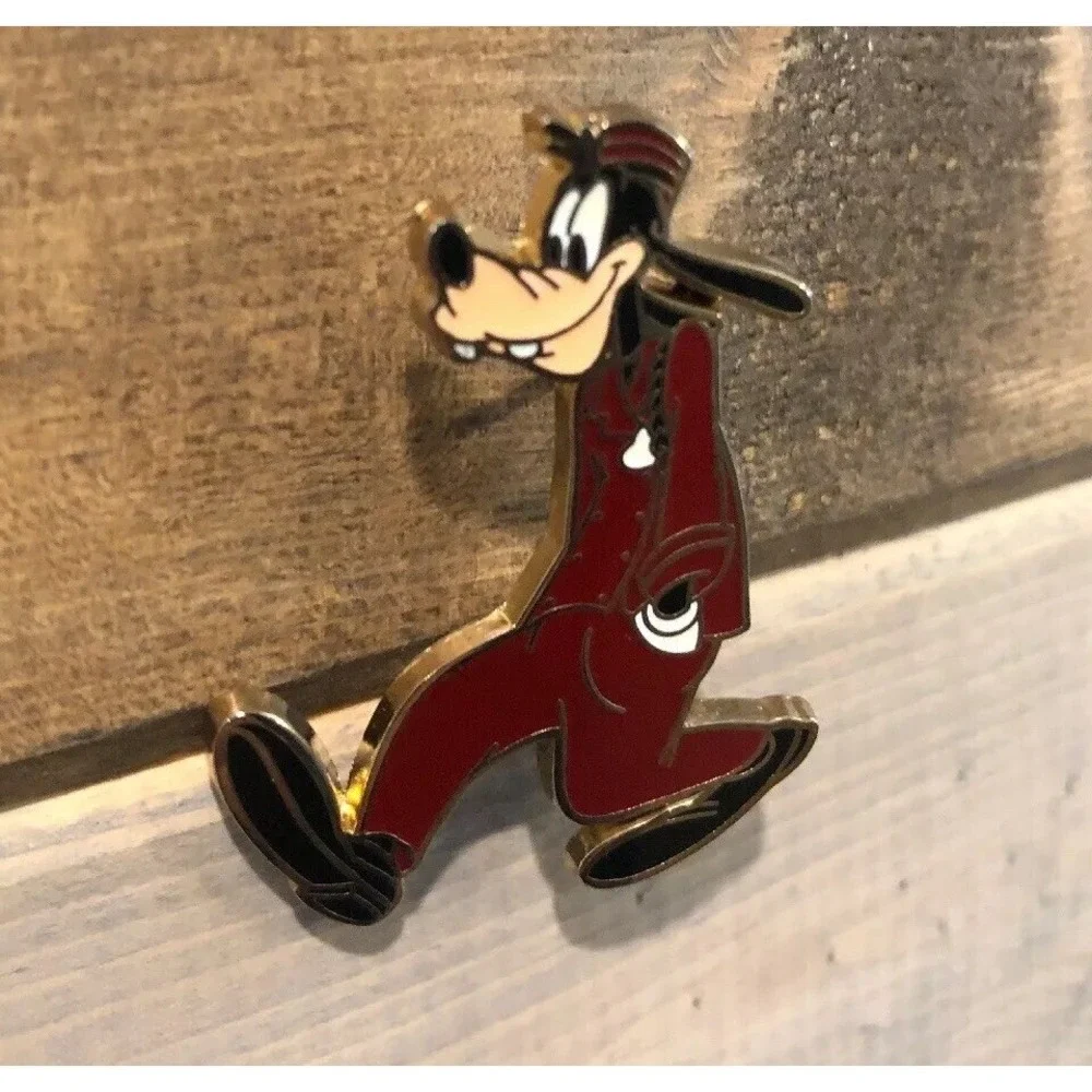 *Disney Characters Dressed as Cast Members -Goofy Dressed as Tower of Terror Pin